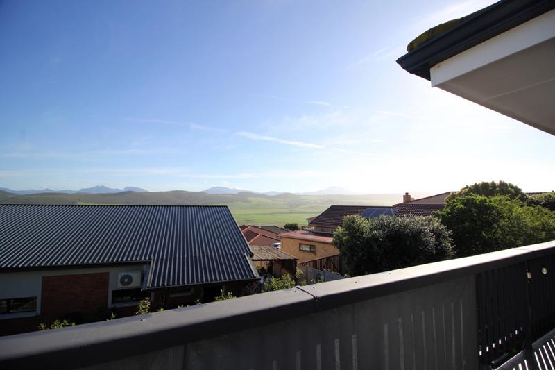 5 Bedroom Property for Sale in Reebok Western Cape